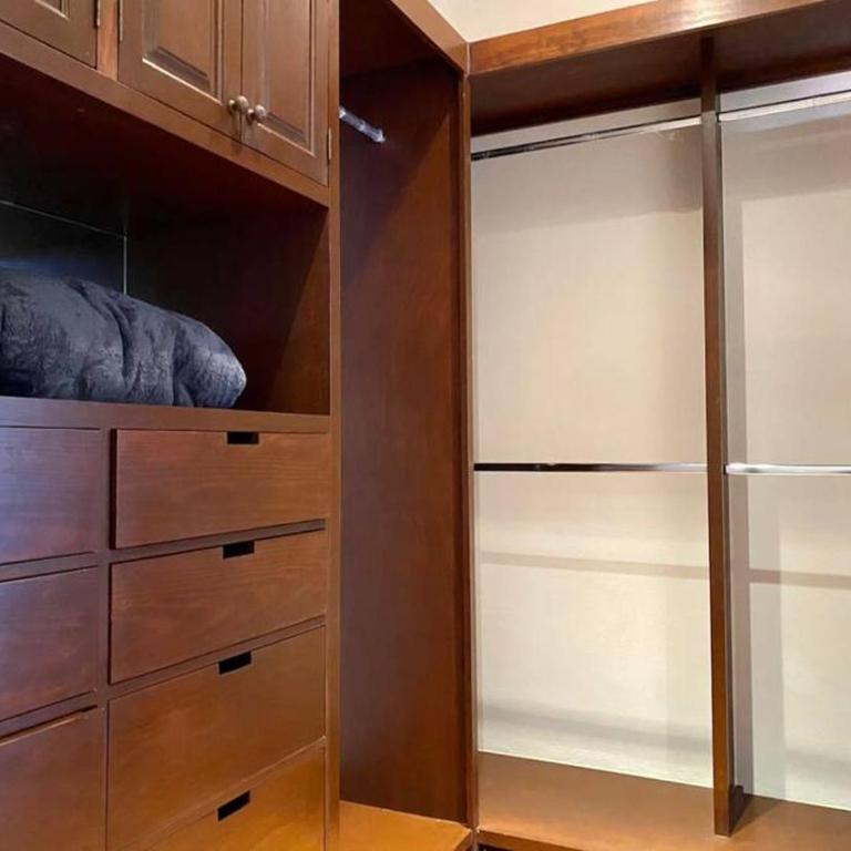 Charming No Stairs Near DT Security Pool Parking - Apartamento de 2 dormitorios con balcón - 32