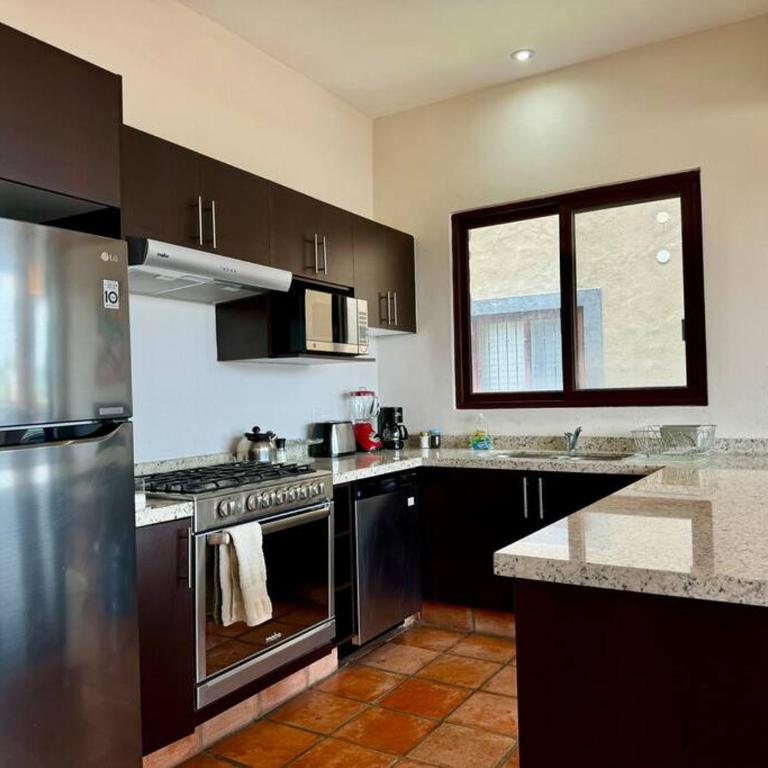 Charming No Stairs Near DT Security Pool Parking - Apartamento de 2 dormitorios con balcón - 50