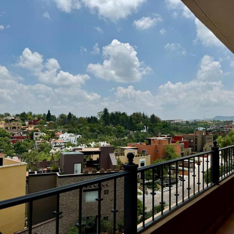 Charming No Stairs Near DT Security Pool Parking - Apartamento de 2 dormitorios con balcón - 52