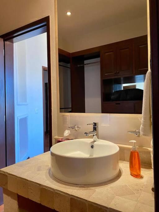Charming No Stairs Near DT Security Pool Parking - Apartamento de 2 dormitorios con balcón - 54