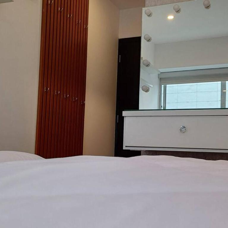 Luxury Apartments Moon Suites Top - Three-Bedroom Apartment - 2