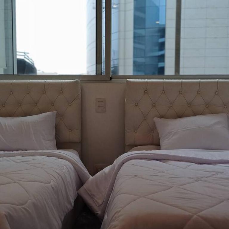 Luxury Apartments Moon Suites Top - Three-Bedroom Apartment - 21