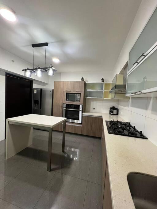 Luxury Apartments Moon Suites Top - Three-Bedroom Apartment - 23
