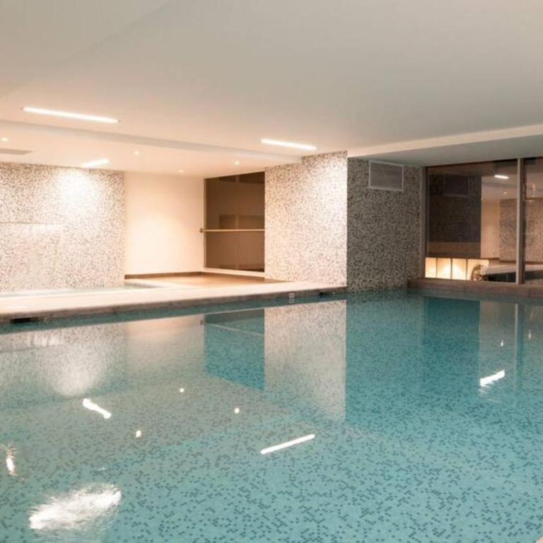 Luxury Apartments Moon Suites Top - Three-Bedroom Apartment - 37