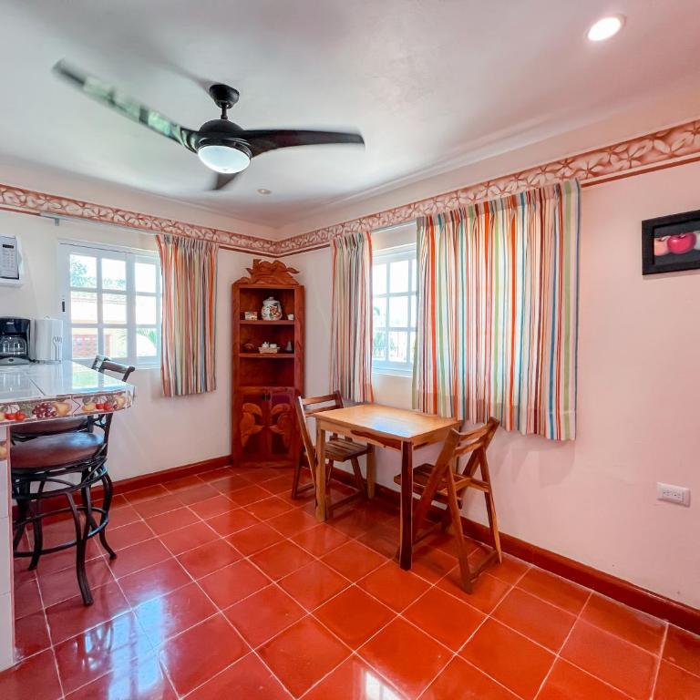 Villa Pajaros - Deluxe King Studio - 7
