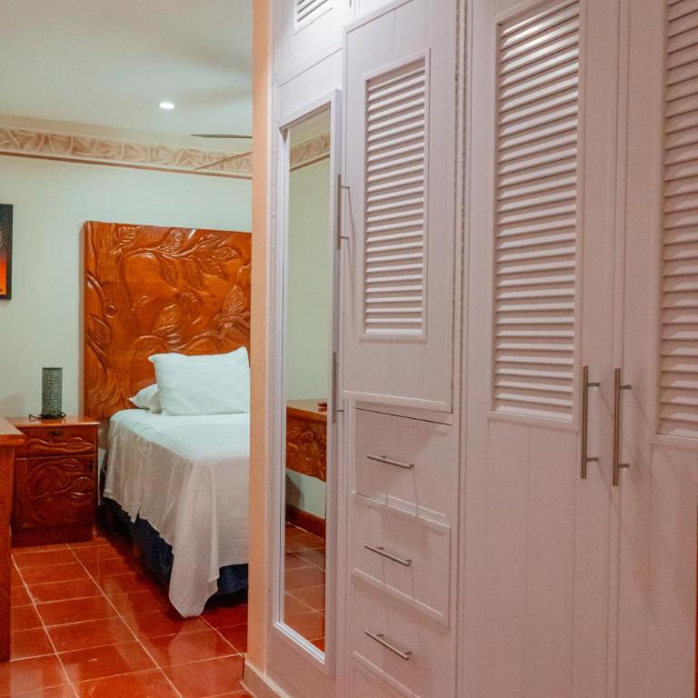 Villa Pajaros - Deluxe King Studio - 28