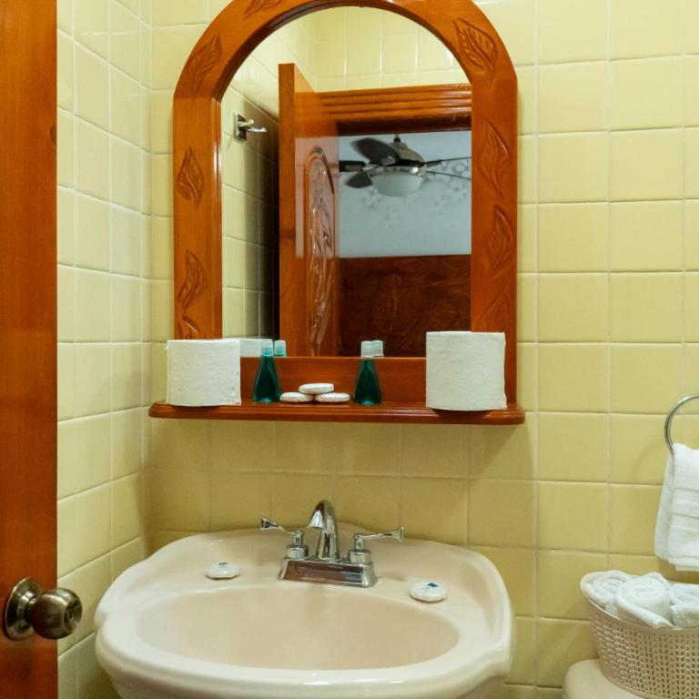 Villa Pajaros - Two-Bedroom Apartment - 31