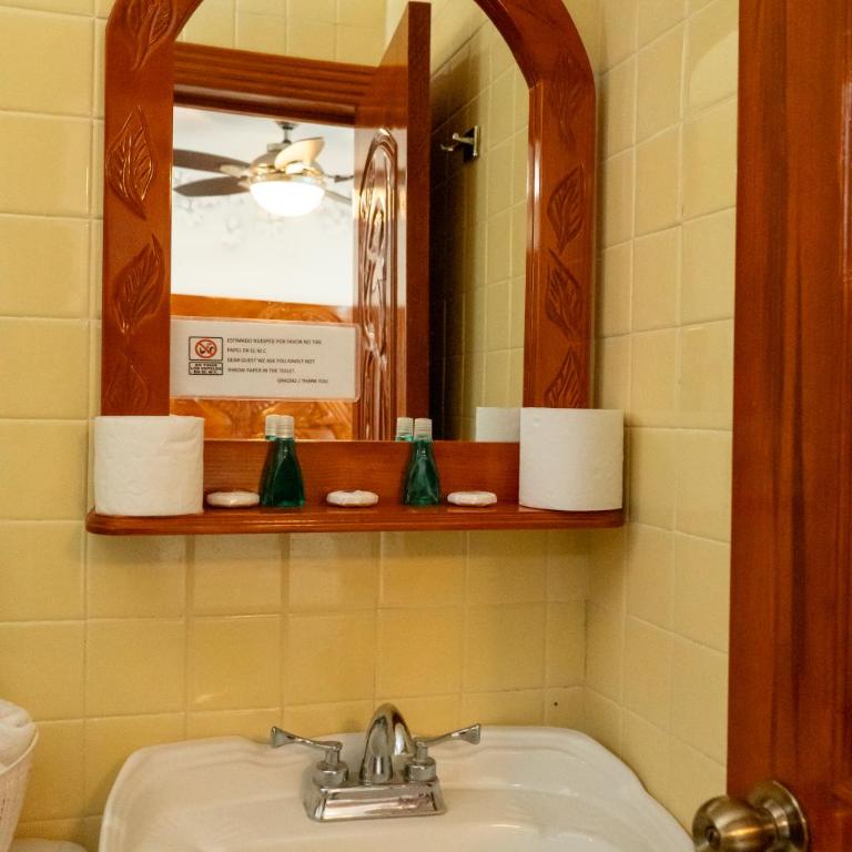 Villa Pajaros - Two-Bedroom Apartment - 40