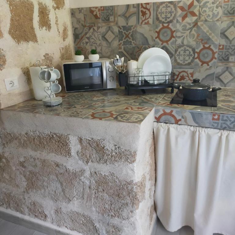 Nice apt in a street in old town - One-Bedroom Apartment - 6