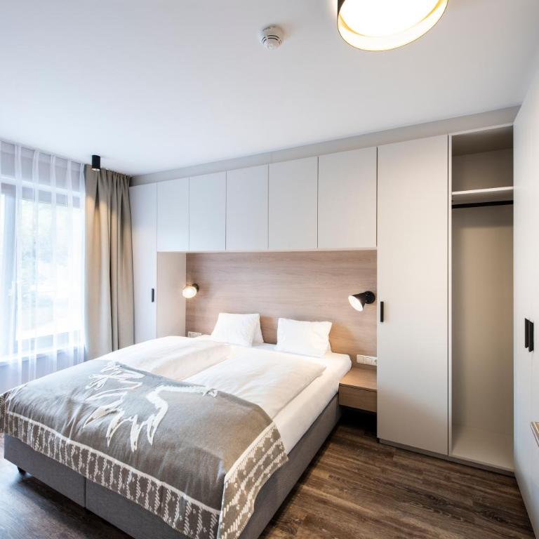 PRIVATE HOMES Alpin Spa Apartments - Deluxe Double Room - 3
