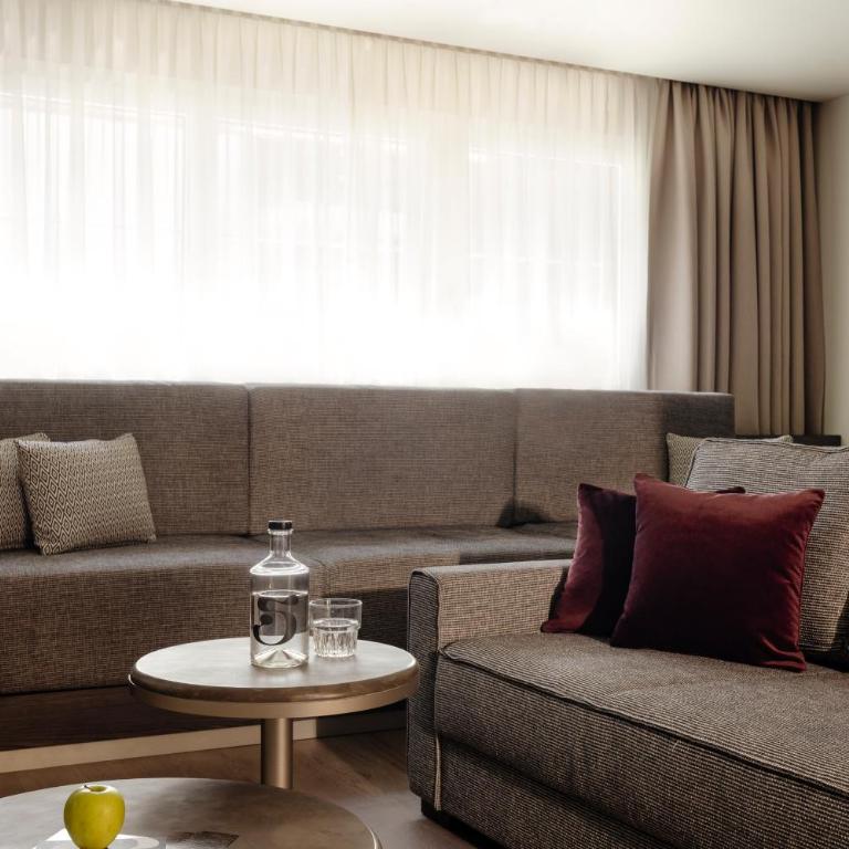 SCHLOSS Zermatt - CBD & Adaptogenic Spa and Sport Hotel - Suite Friends and Family Plus - 3