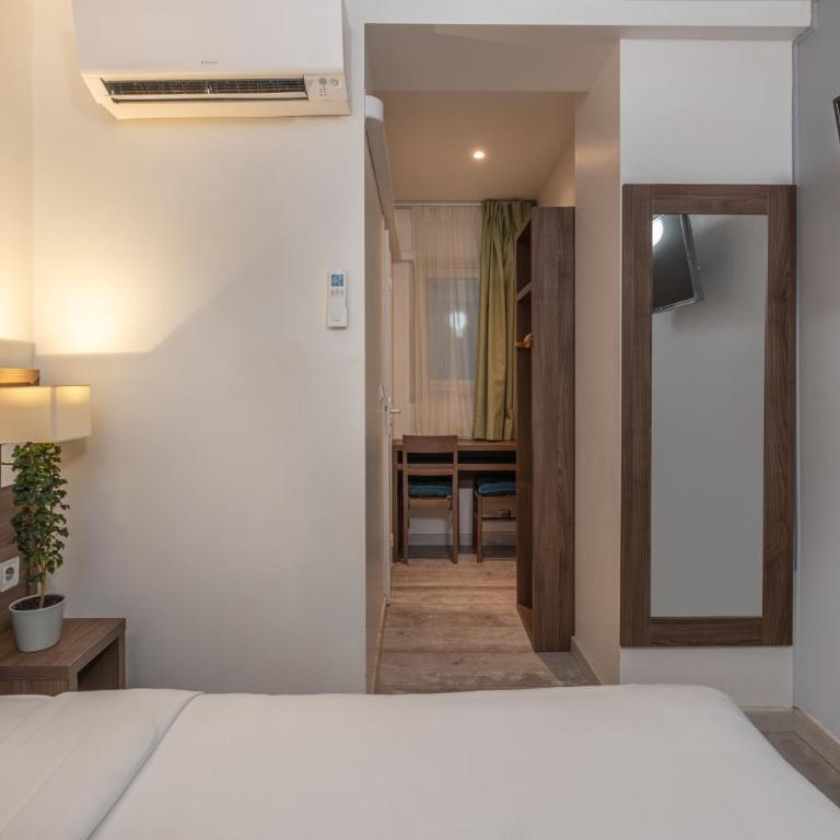 Hotel la Perle Montparnasse - Chambre Double Confort - Vue sur Cour - 1