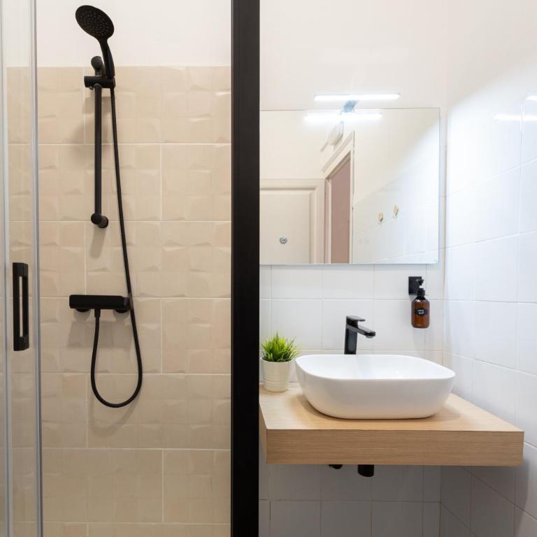 Casa Lolita - Standard Double Room with Shared Bathroom - 9