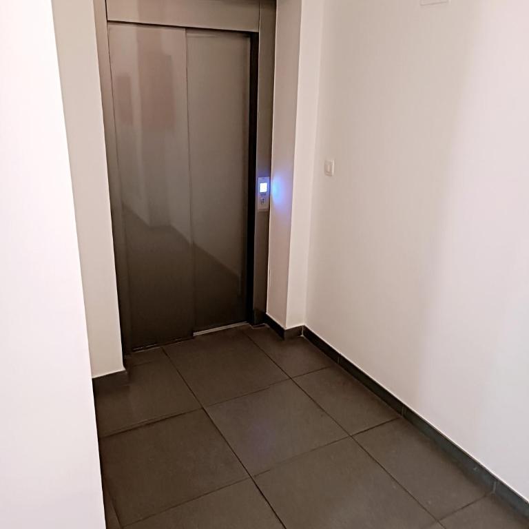 Mostar Family Nest - Two-Bedroom Apartment with Balcony - 20