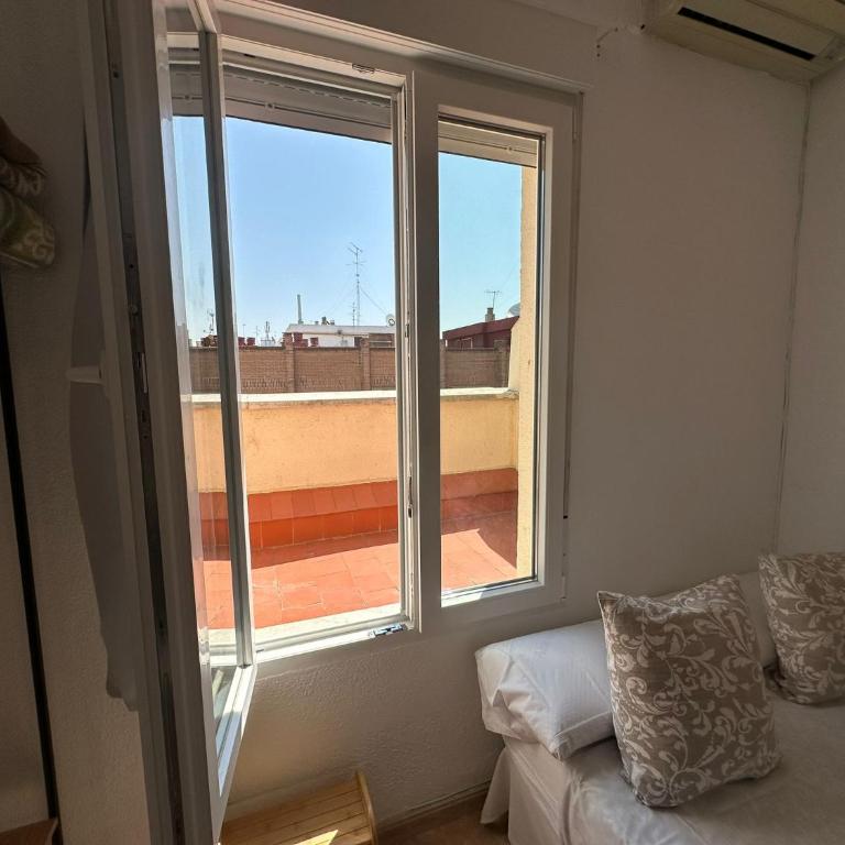 Hostal Arrate - Camera Matrimoniale Piccola con Bagno in Comune - 8