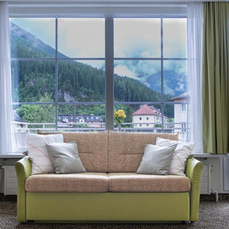 Hotel Lindenhof - Premium Doppel-/Zweibettzimmer mit Balkon - 1