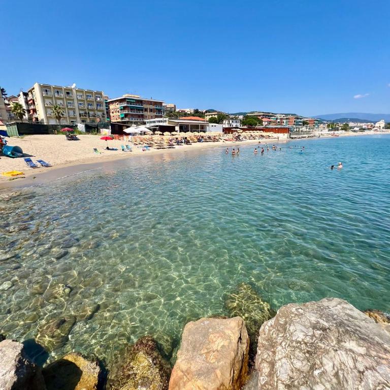 Appartamento Vacanze con Accesso Spiaggia Terrazzo e Parcheggio - One-Bedroom Apartment - 10
