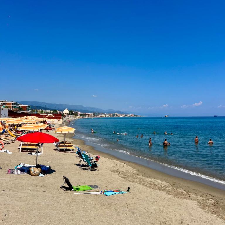 Appartamento Vacanze con Accesso Spiaggia Terrazzo e Parcheggio - One-Bedroom Apartment - 9