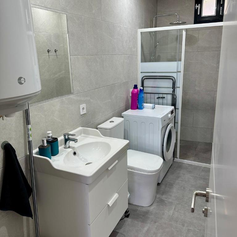 New modern apartment, Scandinavian style, ocean view - Deluxe One-Bedroom Apartment with Ocean View - 13