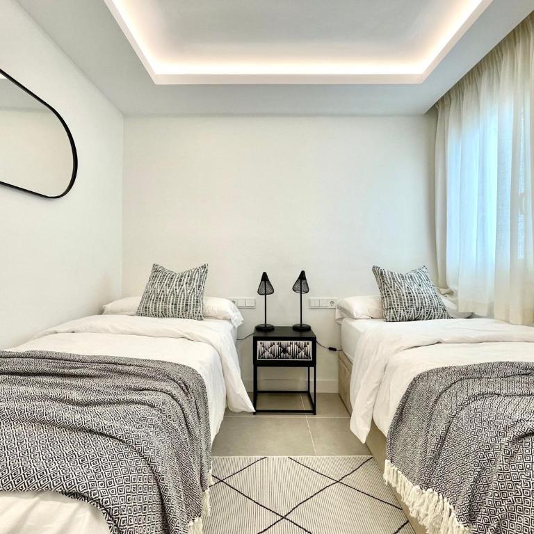 Reina Sofia 53 port and sea view - Apartamento de 2 dormitorios - 20
