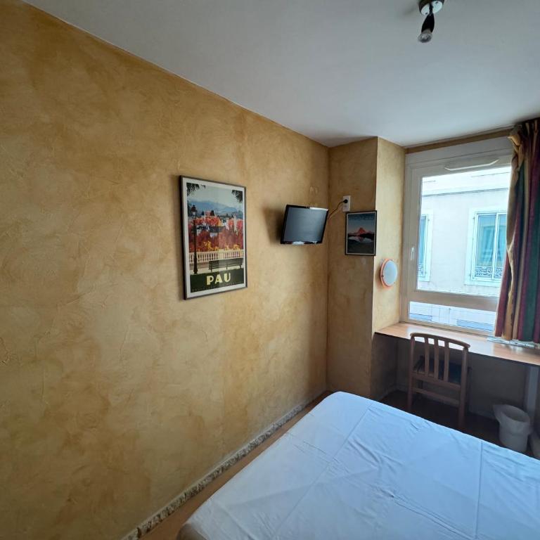 Hôtel Bosquet Pau Centre - Self Check In Budget Hotel - Chambre Double Confort - 8