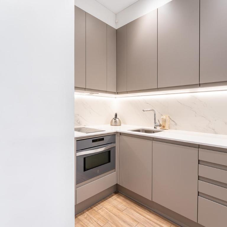 CATERINA Chamberí - Two-Bedroom Deluxe Apartment with Balcony - 3