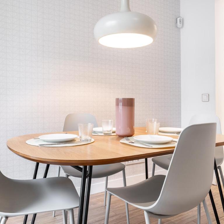 CATERINA Chamberí - Two-Bedroom Deluxe Apartment with Balcony - 6