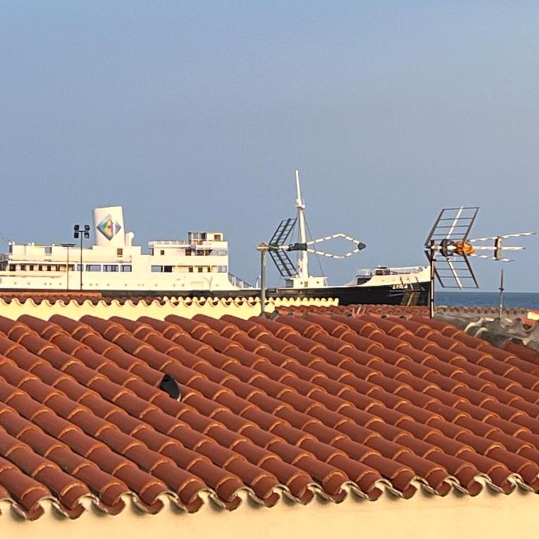 Maisonnette à 200m de la plage, terrasse, clim, parking privé, lave-linge et linge de lit compris - Haus mit 1 Schlafzimmer - 36