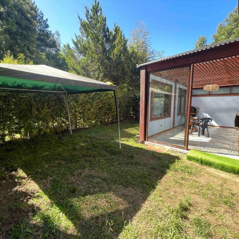 Amplia casa para 8 personas con tinaja a 7 minutos de Pucon centro - Four-Bedroom House - 8