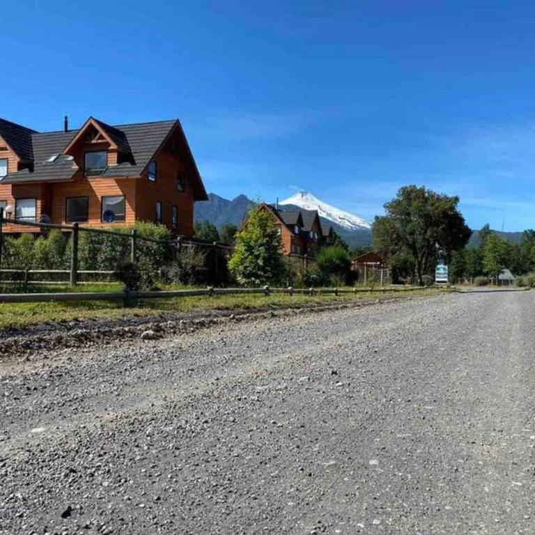Amplia casa para 8 personas con tinaja a 7 minutos de Pucon centro - Four-Bedroom House - 9