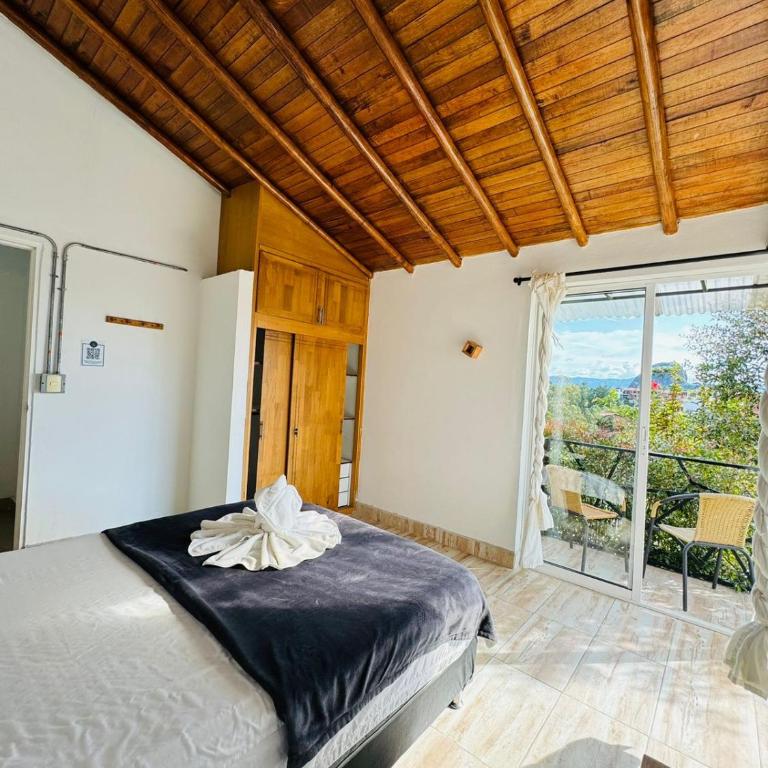 La Madriguera Hotel Guatapé Con Embalse - Habitación Deluxe - 4