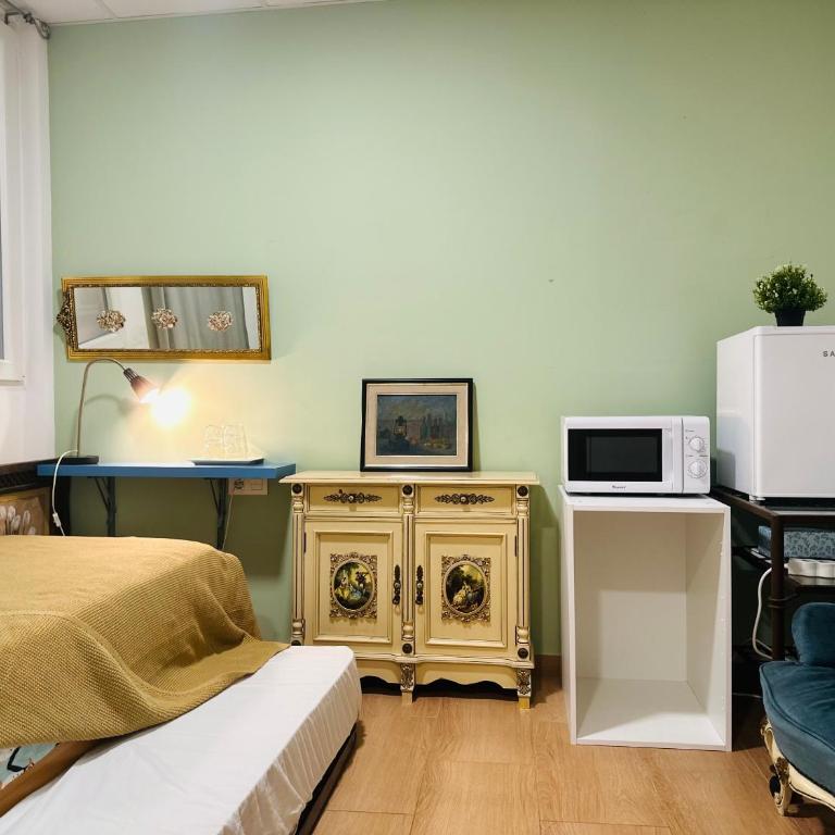 Mirador 2 del Mercado Central - habitacion con baño privado en el centro de la Ciudad Vella - Mixed Dormitory Room - 12
