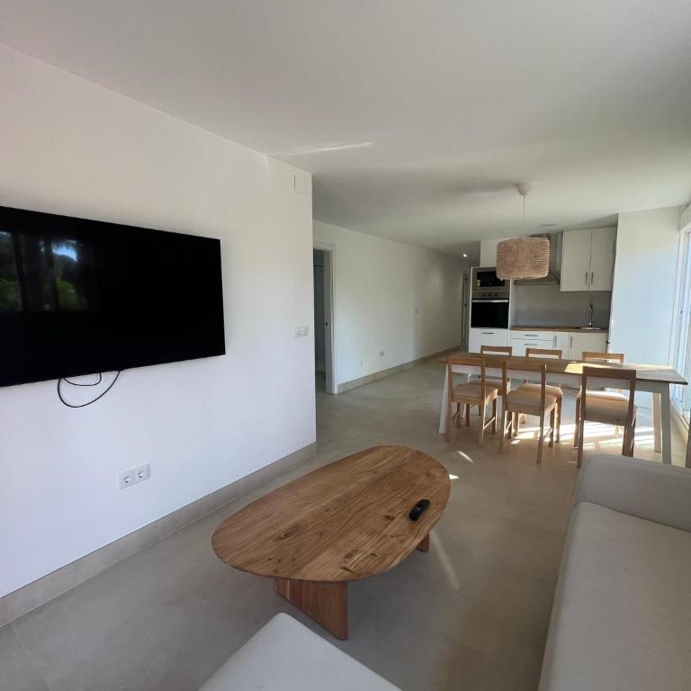 Los pinos Apartments - Habitación Triple con terraza - 8