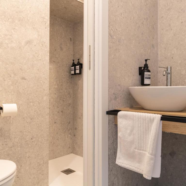 Cunabu Urbano V - Camera Tripla con Bagno Privato - 12