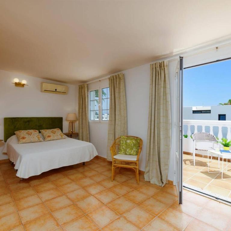 Villa Laurona by Villa Plus - Villa - 8