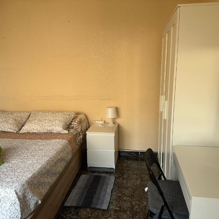 Almeria Centro habitacion privada en apartamento compartido - Habitación Doble con baño privado - 2