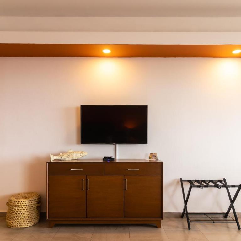 The Paramar Beachfront Boutique Hotel With Breakfast Included - Downtown Malecon - Suite principal con vistas al mar - 12