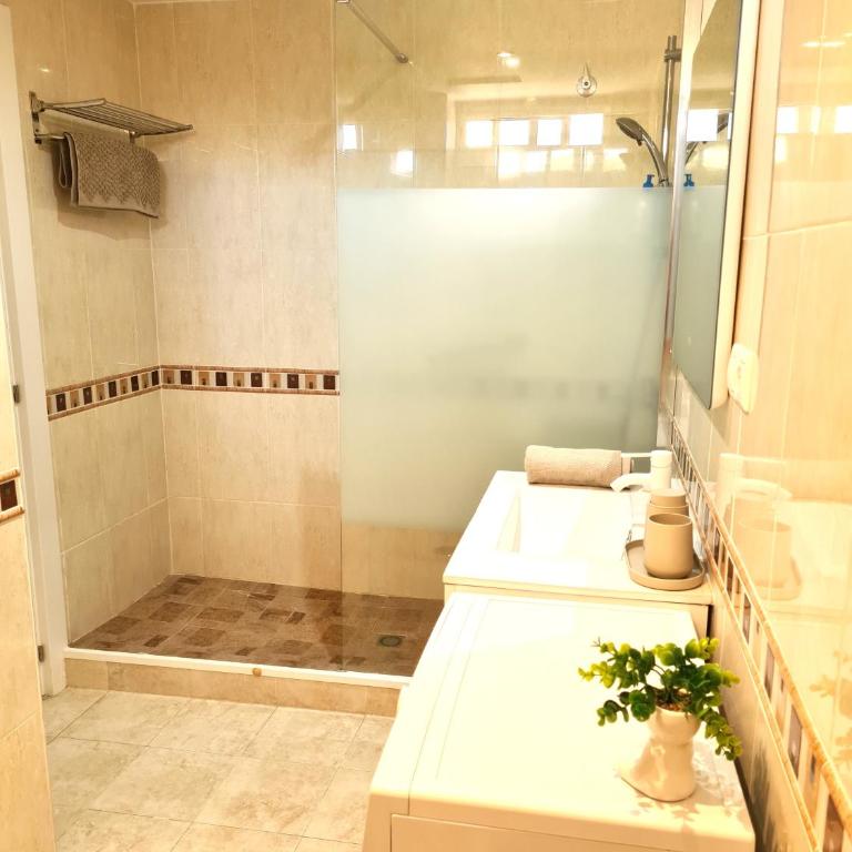 Beach Front Sea View 10th in Fuengirola - Apartamento de 3 dormitorios - 22