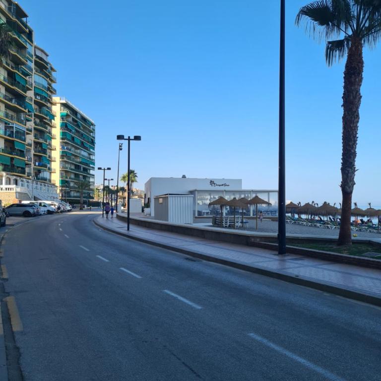 Beach Front Sea View 10th in Fuengirola - Apartamento de 3 dormitorios - 37