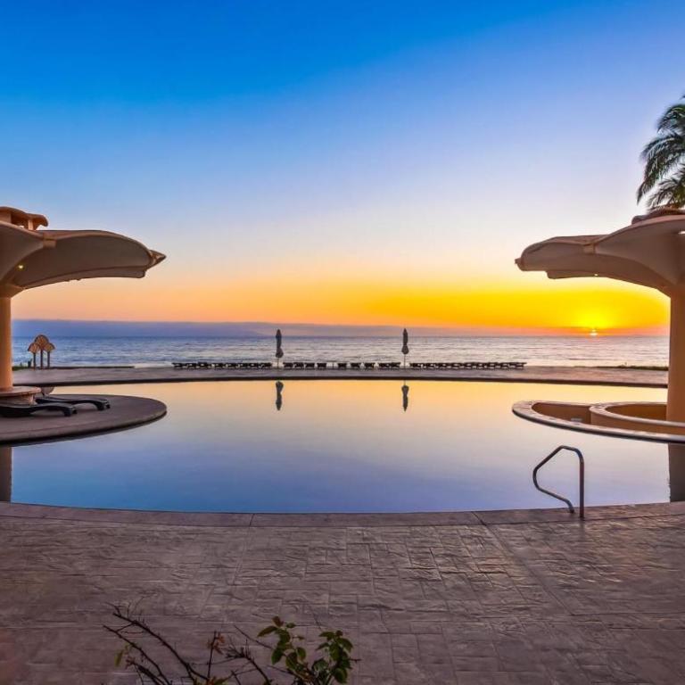 Ocean Front Condo with Pool Sleeps 6 Adults-Quinta del Mar 203 - Apartamento de 2 dormitorios - 32