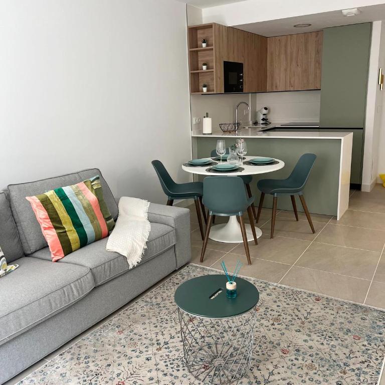 La Mamá Estefanía - Two-Bedroom Apartment - 10