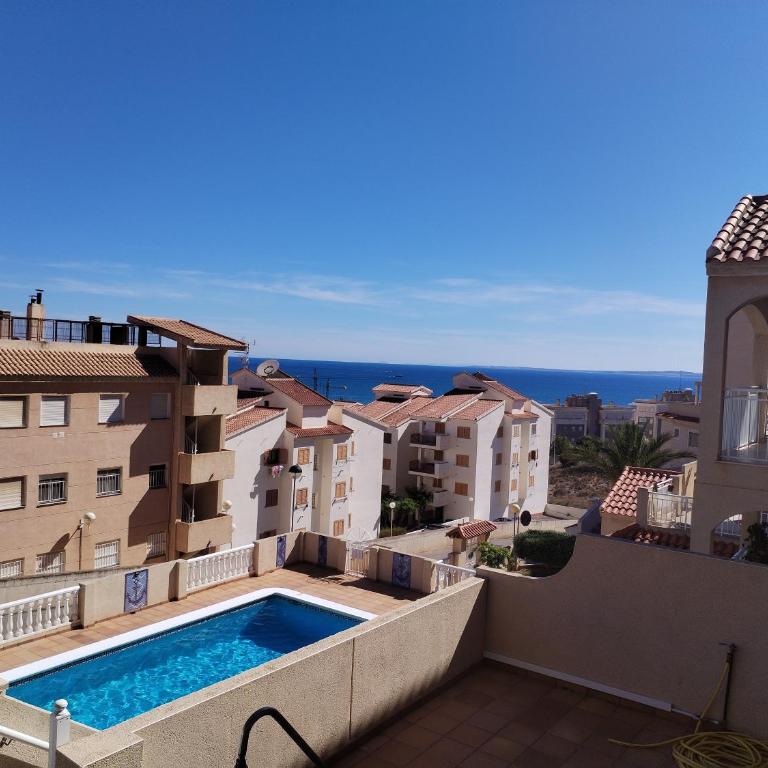 Mira al Mar y Tabarca en urbanización Santa Pola - Apartamento de 2 dormitorios - 43