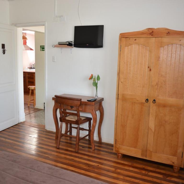 Hostal Petit Verdot - Quadruple Room - 1