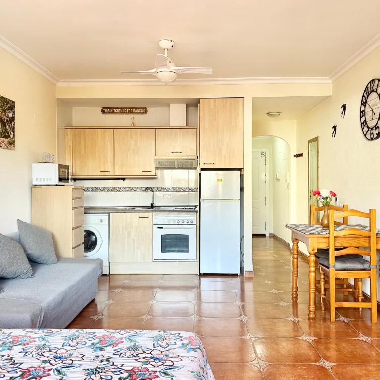 Costa Del Sol Seaside Studio - 5 Mins From Beach - Apartamento Estudio - 10