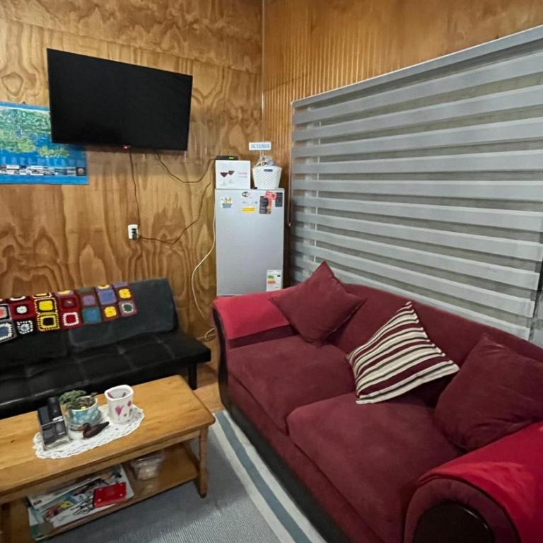 Cabaña con estacionamiento privado - Three-Bedroom Apartment - 2