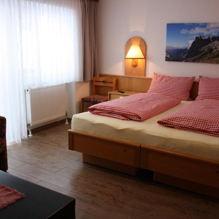 Landhotel Wolf - Doppelzimmer mit Balkon - 6
