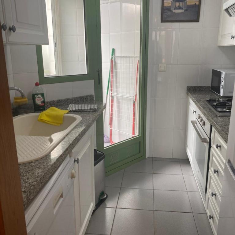 Apartamento frente al mar en Playa Patacona - Two-Bedroom Apartment - 15