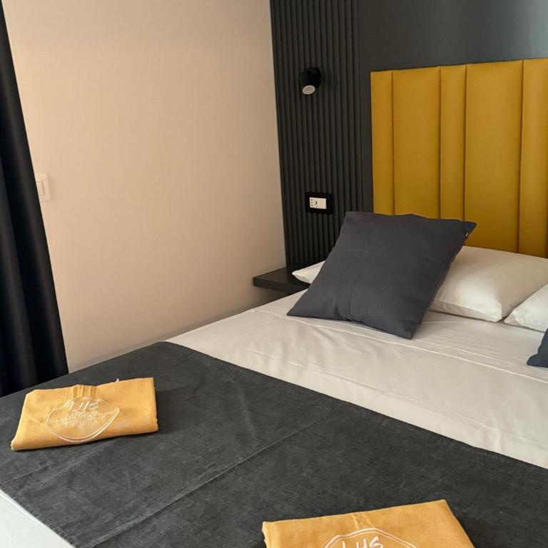 Luxury Home Station - One-Bedroom Apartment - 12