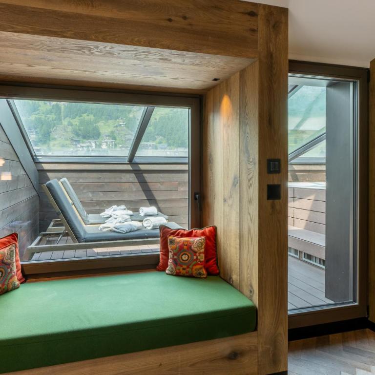 Hotel ZERMAMA Zermatt - Deluxe Suite mit Whirlpool und Blick auf das Matterhorn - 8