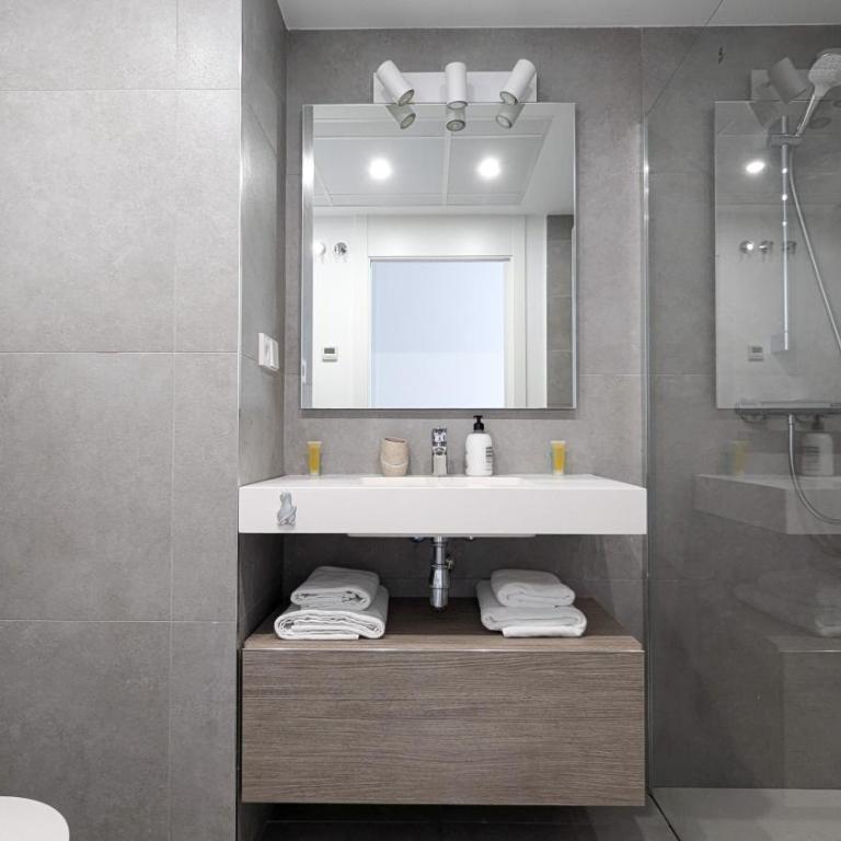 ALLONBAY sweet apartment - Two-Bedroom Apartment with Terrace and Sea View - 17